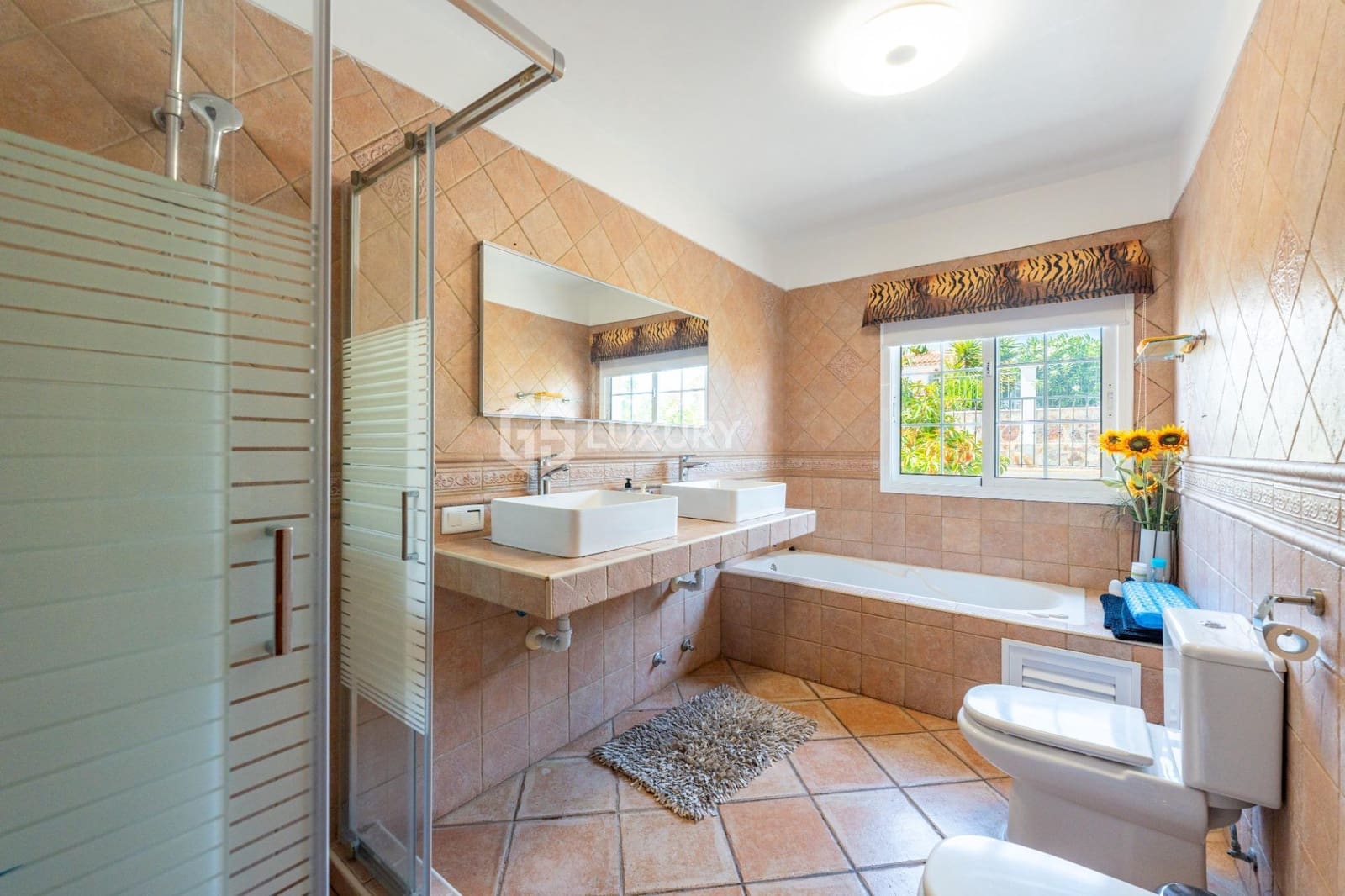 8 chambre Villa/Maison à vendre à San Miguel de Abona avec piscine garage - 1 800 000 € (Ref: 9193981)