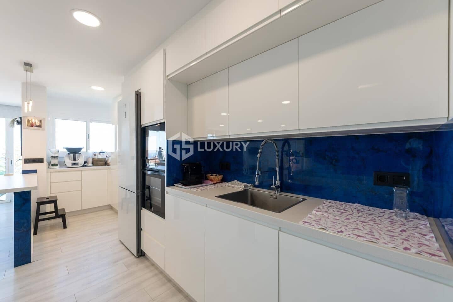 5 quarto Moradia para venda em Costa Adeje com piscina garagem - 1 299 000 € (Ref: 9193984)