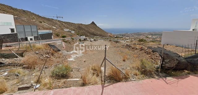 4 bedroom Villa for sale in Torviscas Centro y Alto, Adeje with pool garage - € 2,100,000 (Ref: 9199400)