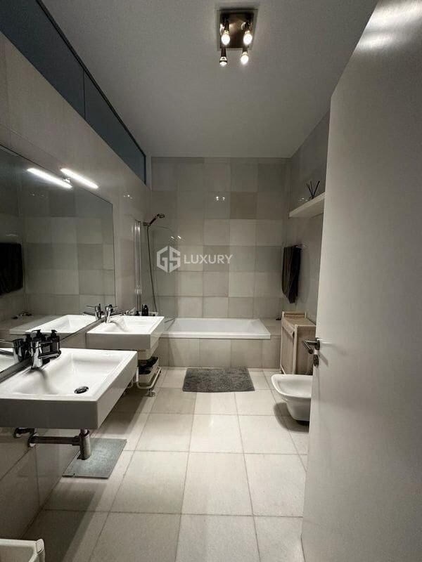 5 bedroom Villa for sale in Playa del Duque with pool garage - € 2,930,000 (Ref: 9199401)