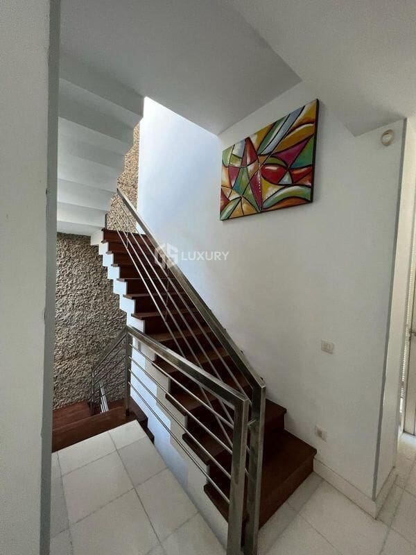 5 bedroom Villa for sale in Playa del Duque with pool garage - € 2,930,000 (Ref: 9199401)