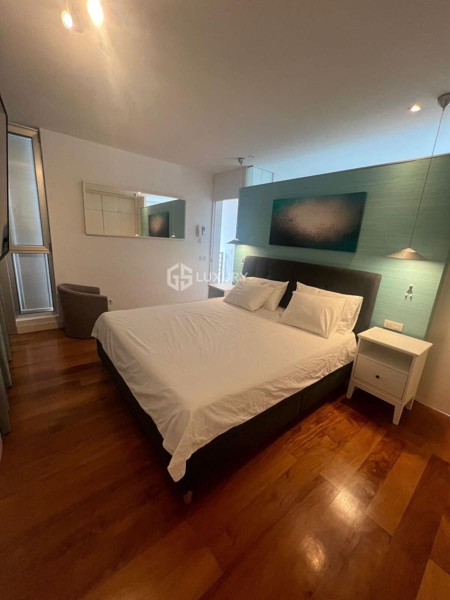 5 bedroom Villa for sale in Playa del Duque with pool garage - € 2,930,000 (Ref: 9199401)