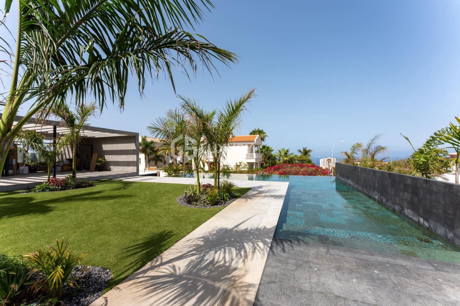 4 soveværelse Villa til salg i Playa Paraiso med swimmingpool garage - € 5.500.000 (Ref: 9204786)