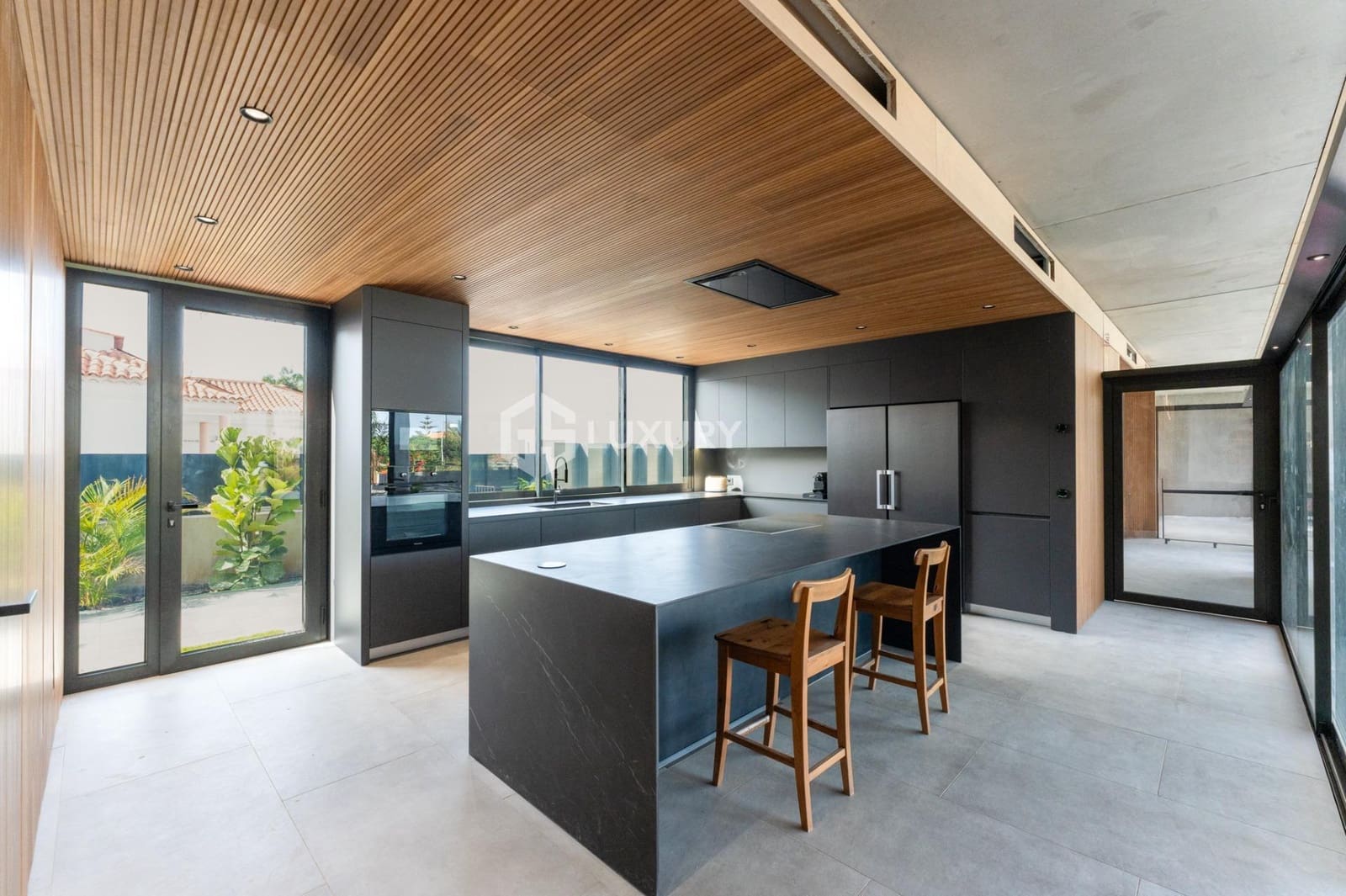 4 soveværelse Villa til salg i Playa Paraiso med swimmingpool garage - € 5.500.000 (Ref: 9204786)