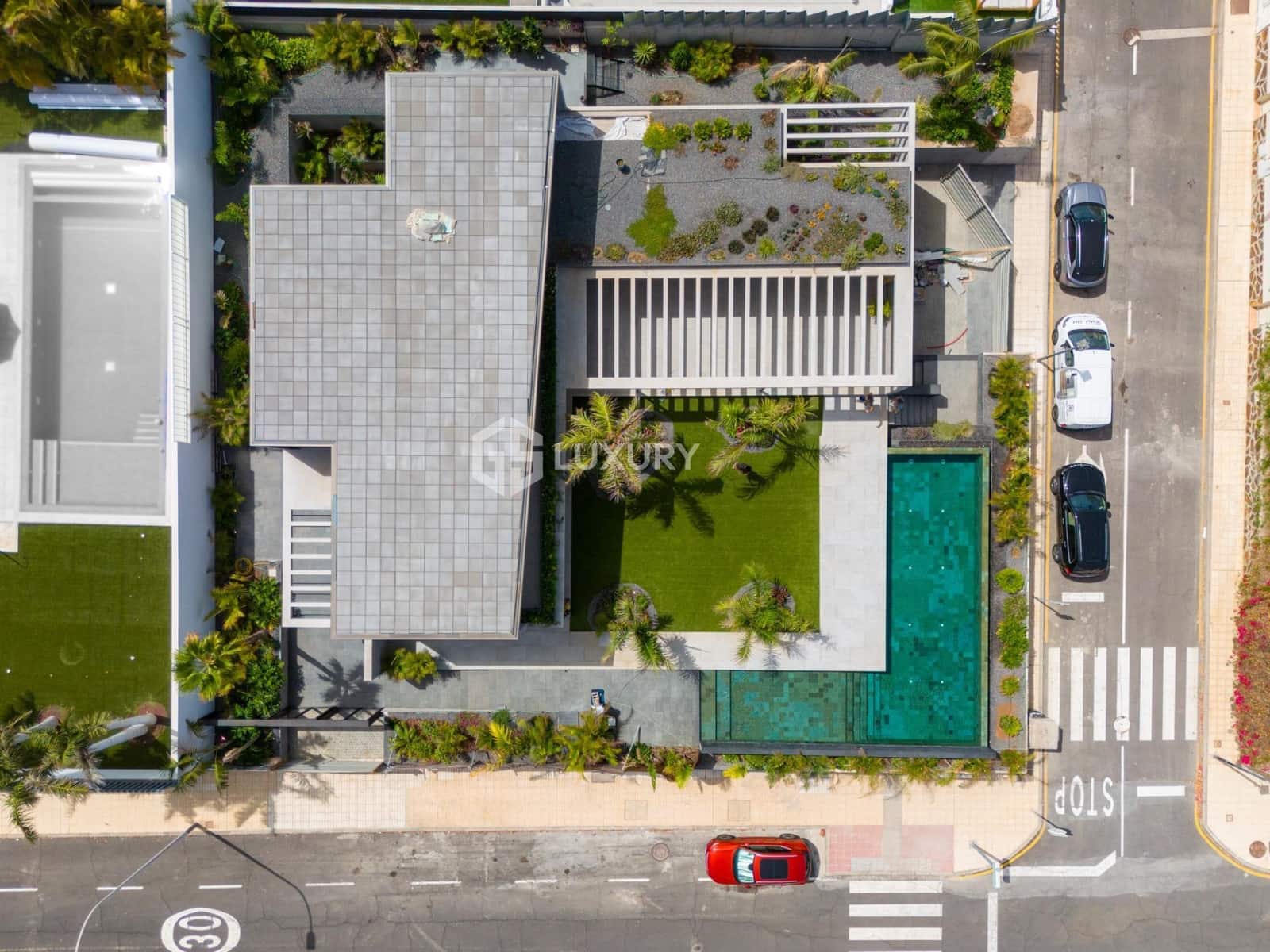 4 soveværelse Villa til salg i Playa Paraiso med swimmingpool garage - € 5.500.000 (Ref: 9204786)