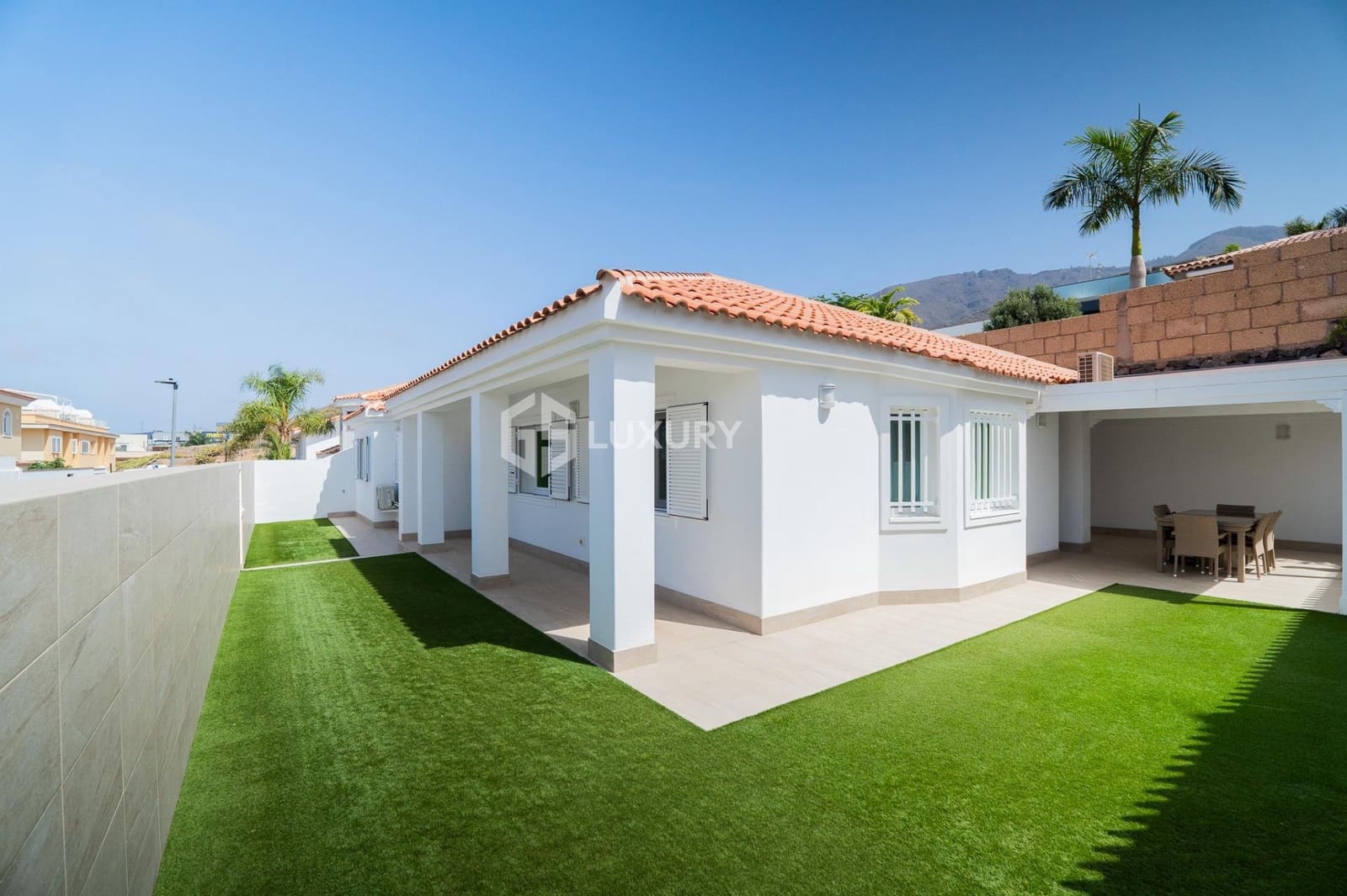 3 quarto Moradia para venda em Adeje com garagem - 845 000 € (Ref: 9204787)