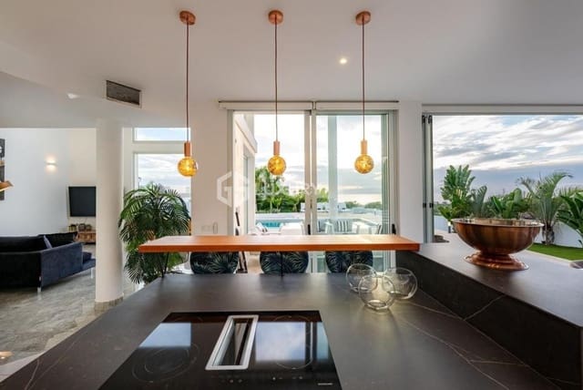 4 soveværelse Villa til salg i Playa Paraiso, Adeje med swimmingpool garage - € 2.490.000 (Ref: 9204791)