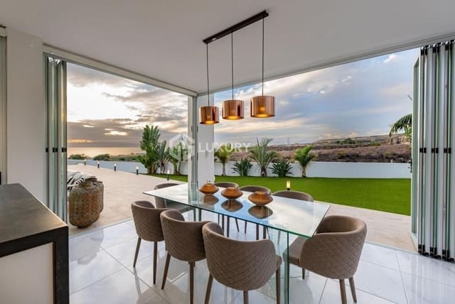 4 soveværelse Villa til salg i Playa Paraiso, Adeje med swimmingpool garage - € 2.490.000 (Ref: 9204791)