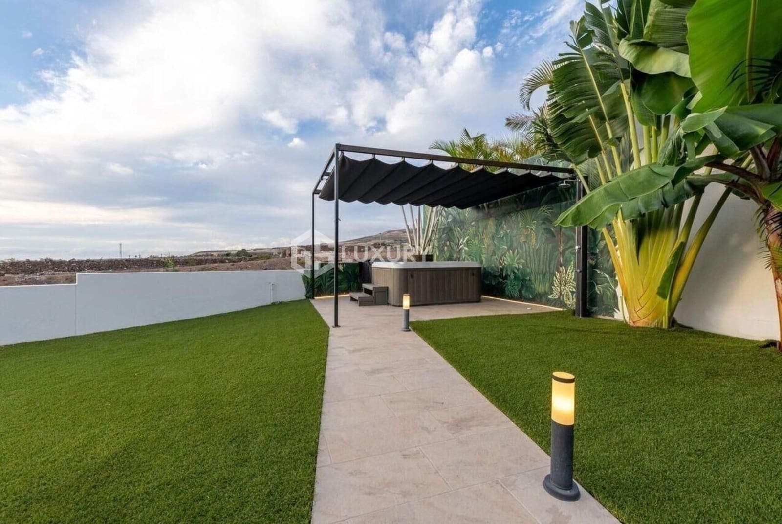 4 soveværelse Villa til salg i Playa Paraiso med swimmingpool garage - € 2.490.000 (Ref: 9204791)