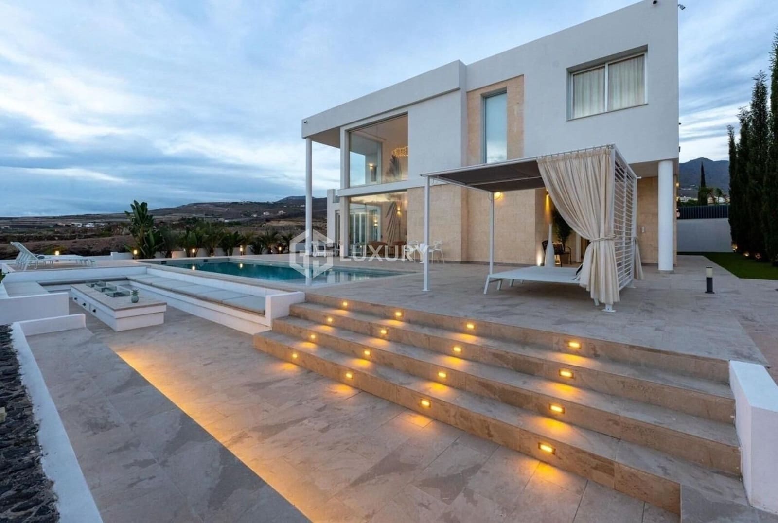 4 soveværelse Villa til salg i Playa Paraiso med swimmingpool garage - € 2.490.000 (Ref: 9204791)