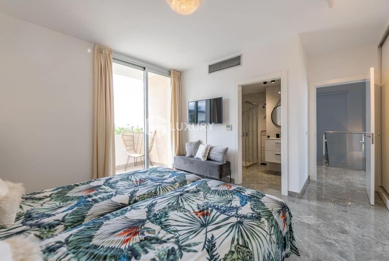 4 soveværelse Villa til salg i Playa Paraiso med swimmingpool garage - € 2.490.000 (Ref: 9204791)