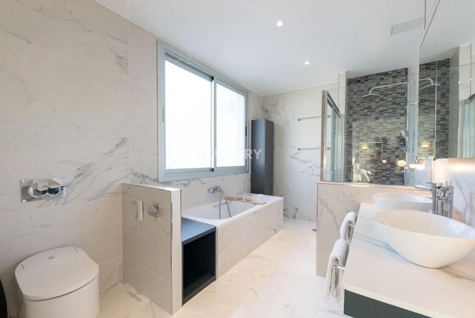 4 soveværelse Villa til salg i Playa Paraiso med swimmingpool garage - € 2.490.000 (Ref: 9204791)