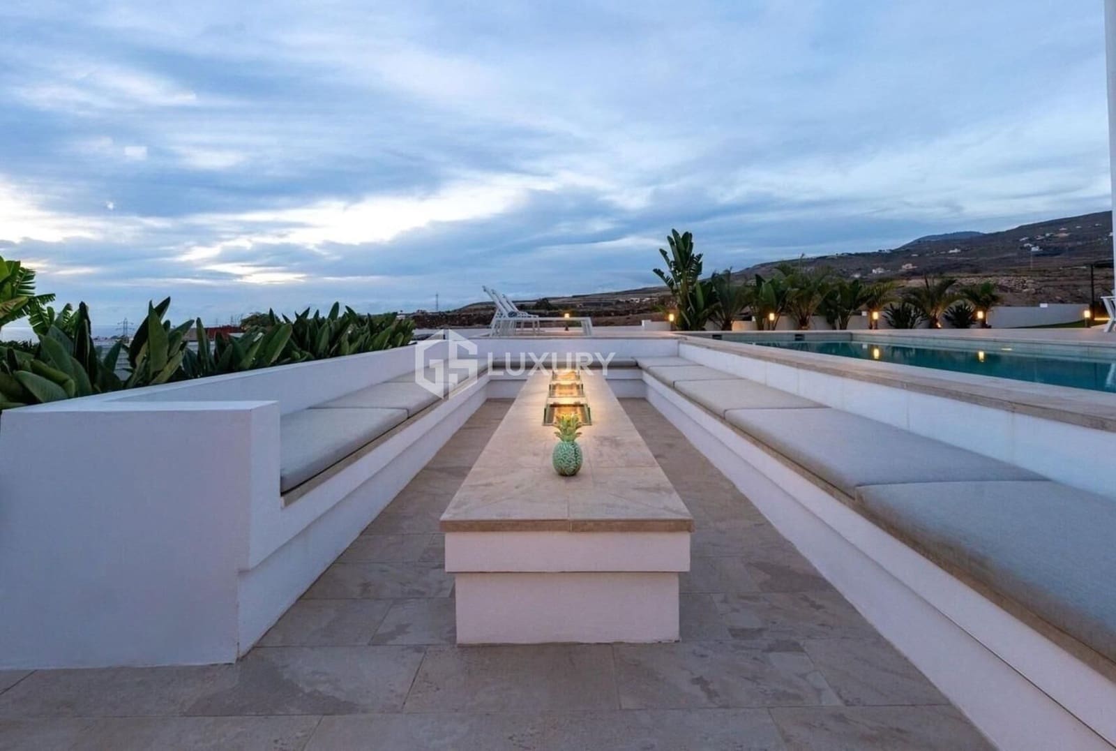 4 soveværelse Villa til salg i Playa Paraiso med swimmingpool garage - € 2.490.000 (Ref: 9204791)