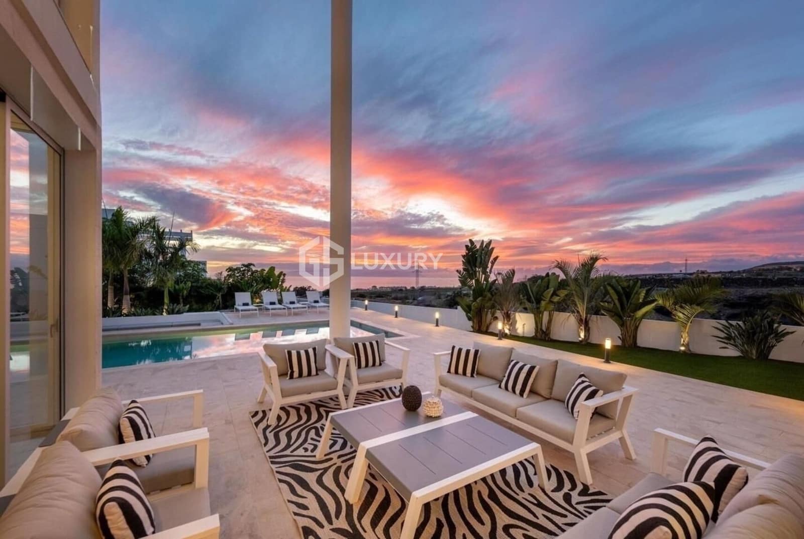 4 soveværelse Villa til salg i Playa Paraiso med swimmingpool garage - € 2.490.000 (Ref: 9204791)