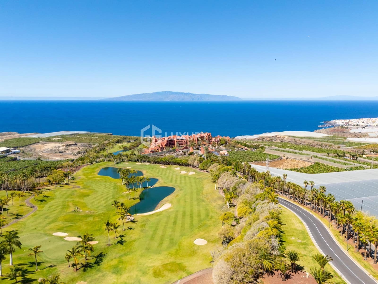 2 soverom Leilighet til salgs i Guia de Isora med svømmebasseng garasje - € 1 250 000 (Ref: 9206699)