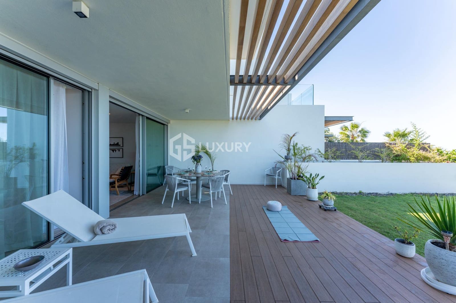 2 slaapkamer Flat te koop in Guia de Isora met zwembad garage - € 1.250.000 (Ref: 9206699)