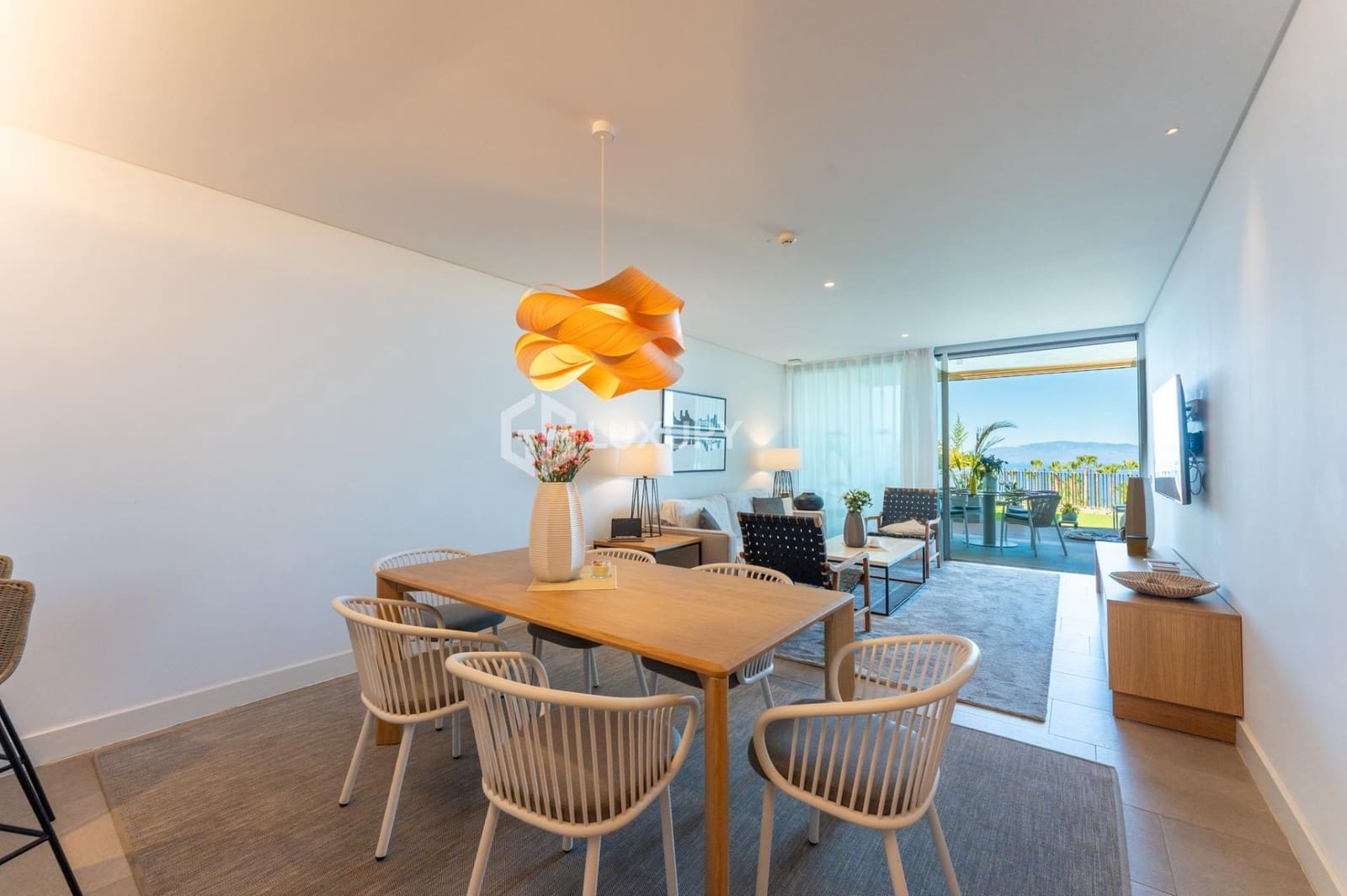 2 slaapkamer Flat te koop in Guia de Isora met zwembad garage - € 1.250.000 (Ref: 9206699)