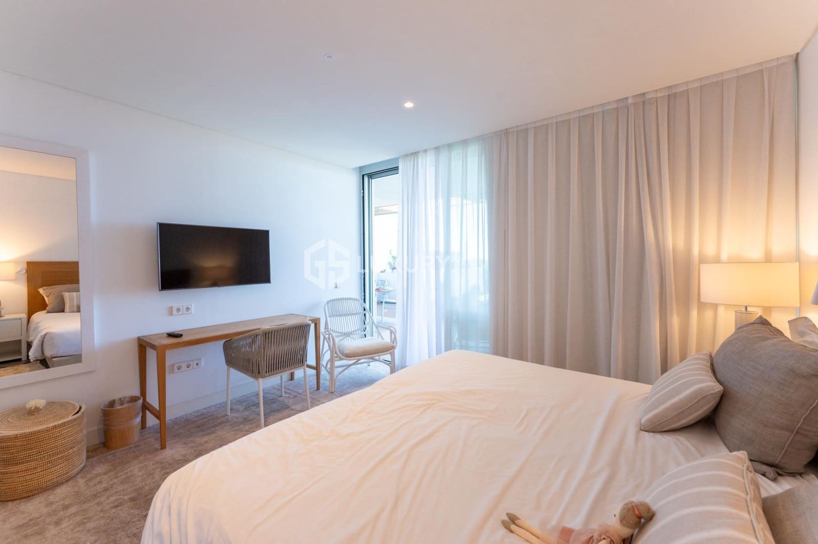 2 slaapkamer Flat te koop in Guia de Isora met zwembad garage - € 1.250.000 (Ref: 9206699)