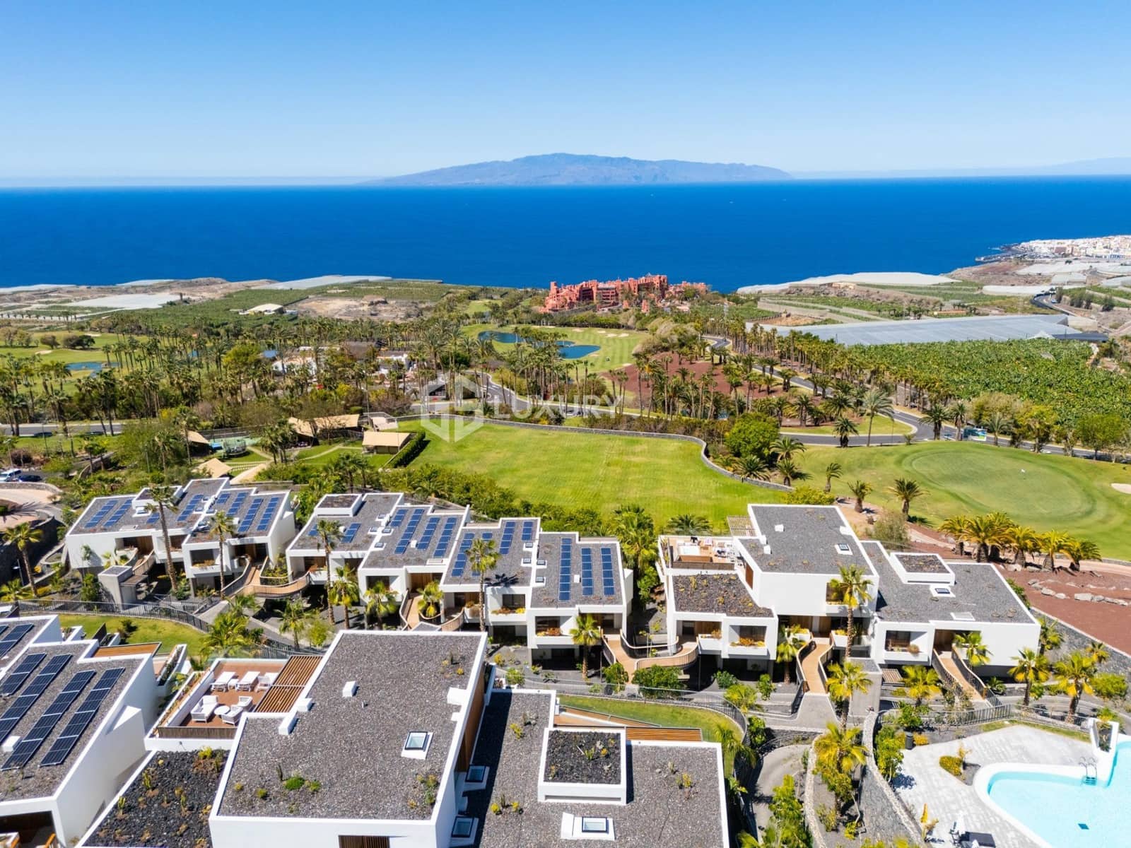 2 slaapkamer Flat te koop in Guia de Isora met zwembad garage - € 1.250.000 (Ref: 9206699)