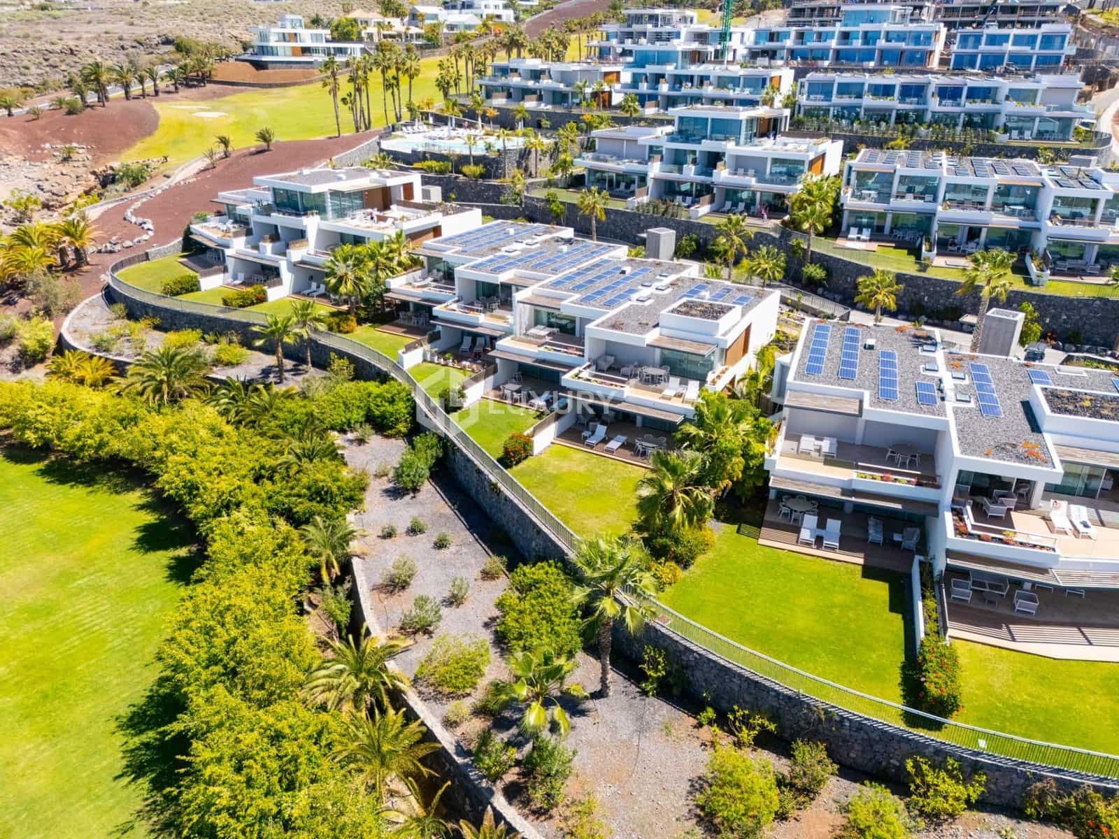 2 slaapkamer Flat te koop in Guia de Isora met zwembad garage - € 1.250.000 (Ref: 9206699)