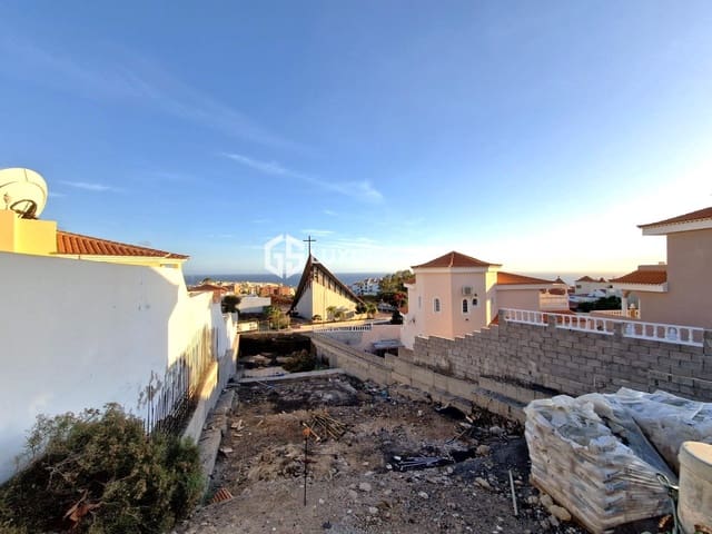 4 bedroom Villa for sale in Callao Salvaje, Adeje with pool garage - € 1,600,000 (Ref: 9206702)