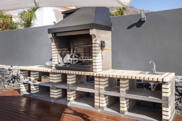 4 soveværelse Villa til salg i El Madroñal, Adeje med swimmingpool garage - € 1.475.000 (Ref: 9215312)