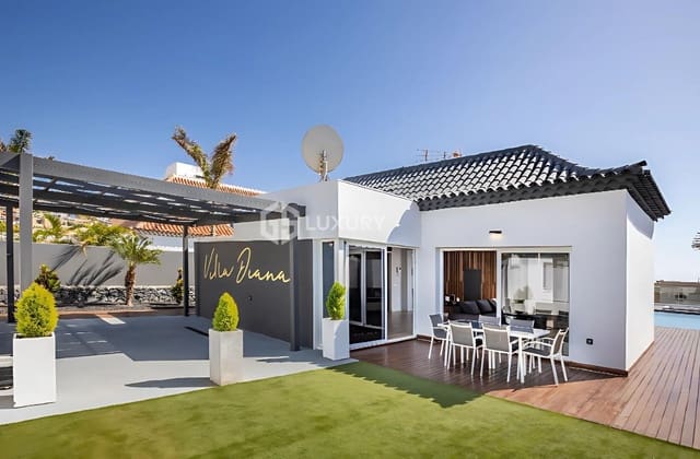 4 soveværelse Villa til salg i El Madroñal, Adeje med swimmingpool garage - € 1.475.000 (Ref: 9215312)