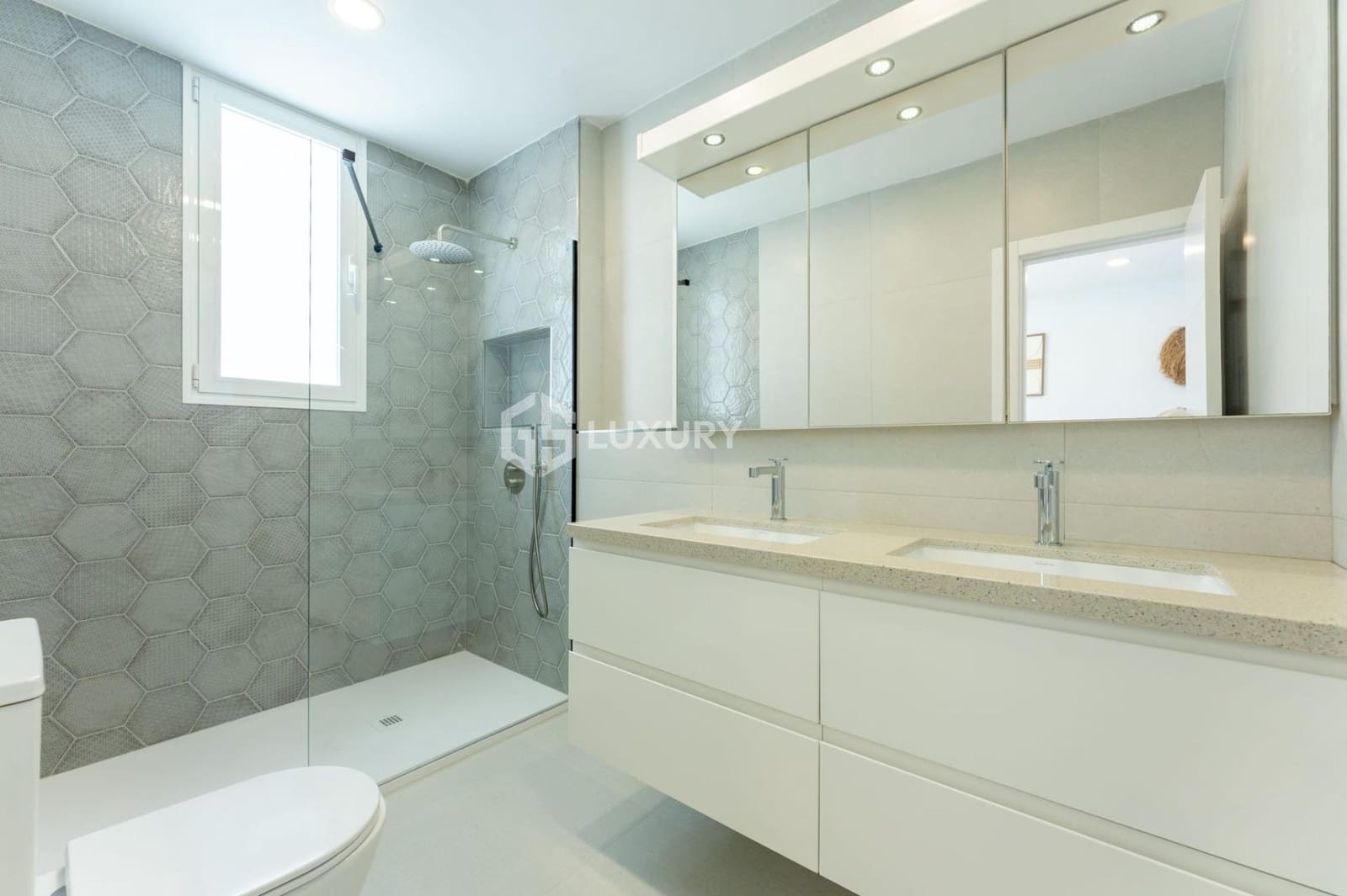 3 slaapkamer Villa te koop in San Miguel de Abona met zwembad garage - € 645.000 (Ref: 9215313)