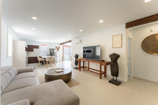 3 slaapkamer Villa te koop in San Miguel de Abona met zwembad garage - € 645.000 (Ref: 9215313)