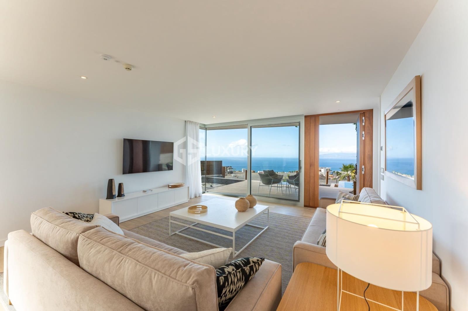 3 chambre Villa/Maison à vendre à Guia de Isora avec piscine garage - 2 300 000 € (Ref: 9215314)