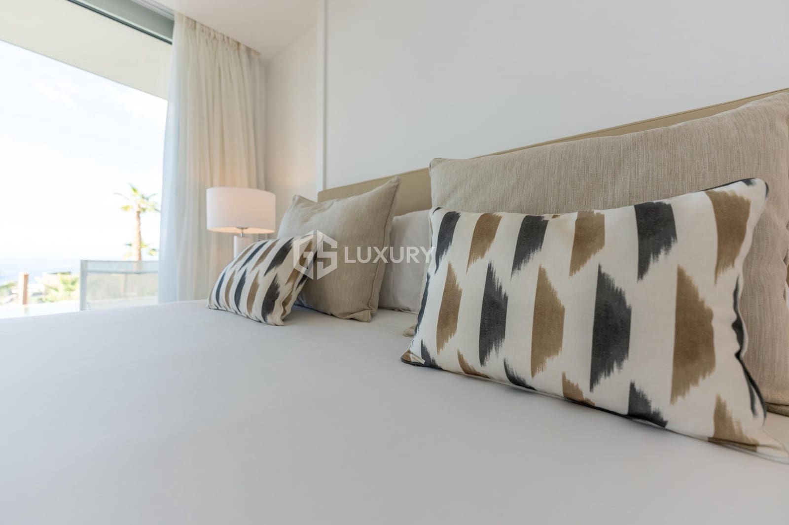 3 chambre Villa/Maison à vendre à Guia de Isora avec piscine garage - 2 300 000 € (Ref: 9215314)