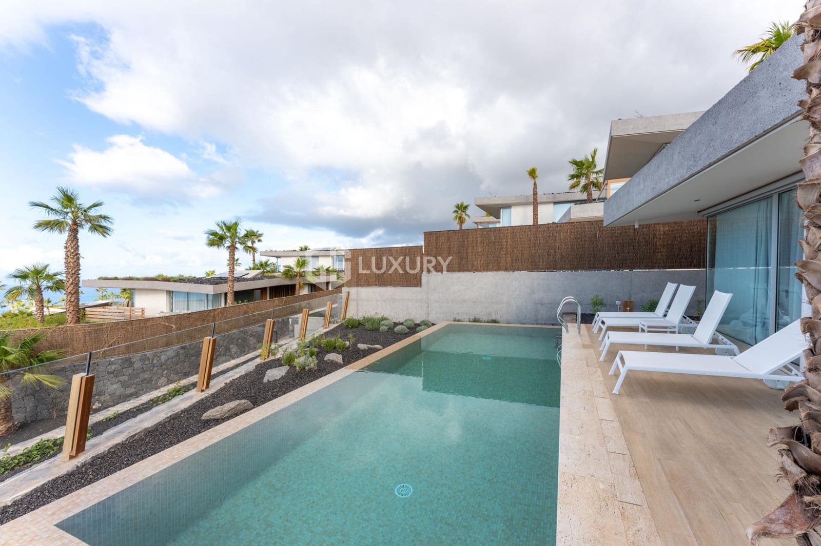 3 chambre Villa/Maison à vendre à Guia de Isora avec piscine garage - 2 300 000 € (Ref: 9215314)