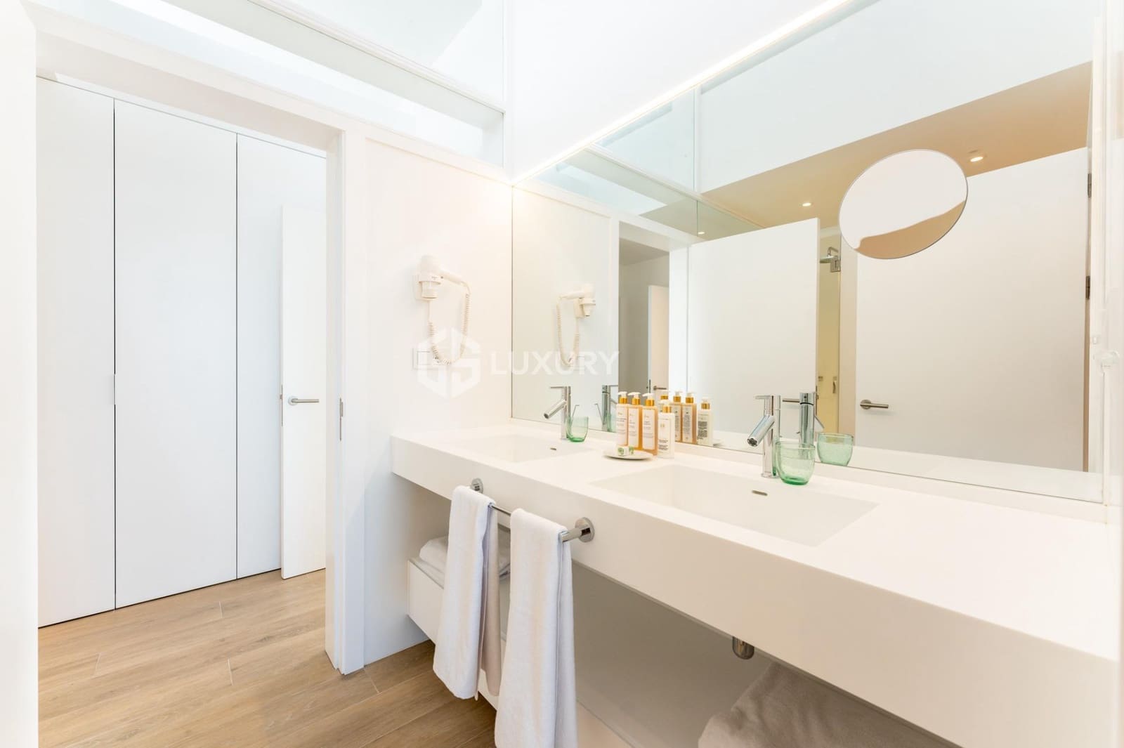 3 chambre Villa/Maison à vendre à Guia de Isora avec piscine garage - 2 300 000 € (Ref: 9215314)