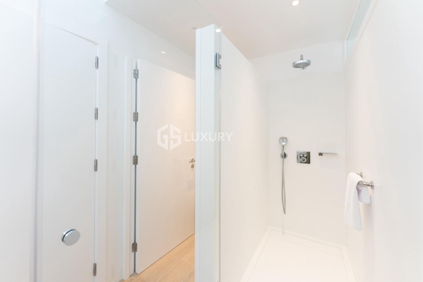 3 chambre Villa/Maison à vendre à Guia de Isora avec piscine garage - 2 300 000 € (Ref: 9215314)