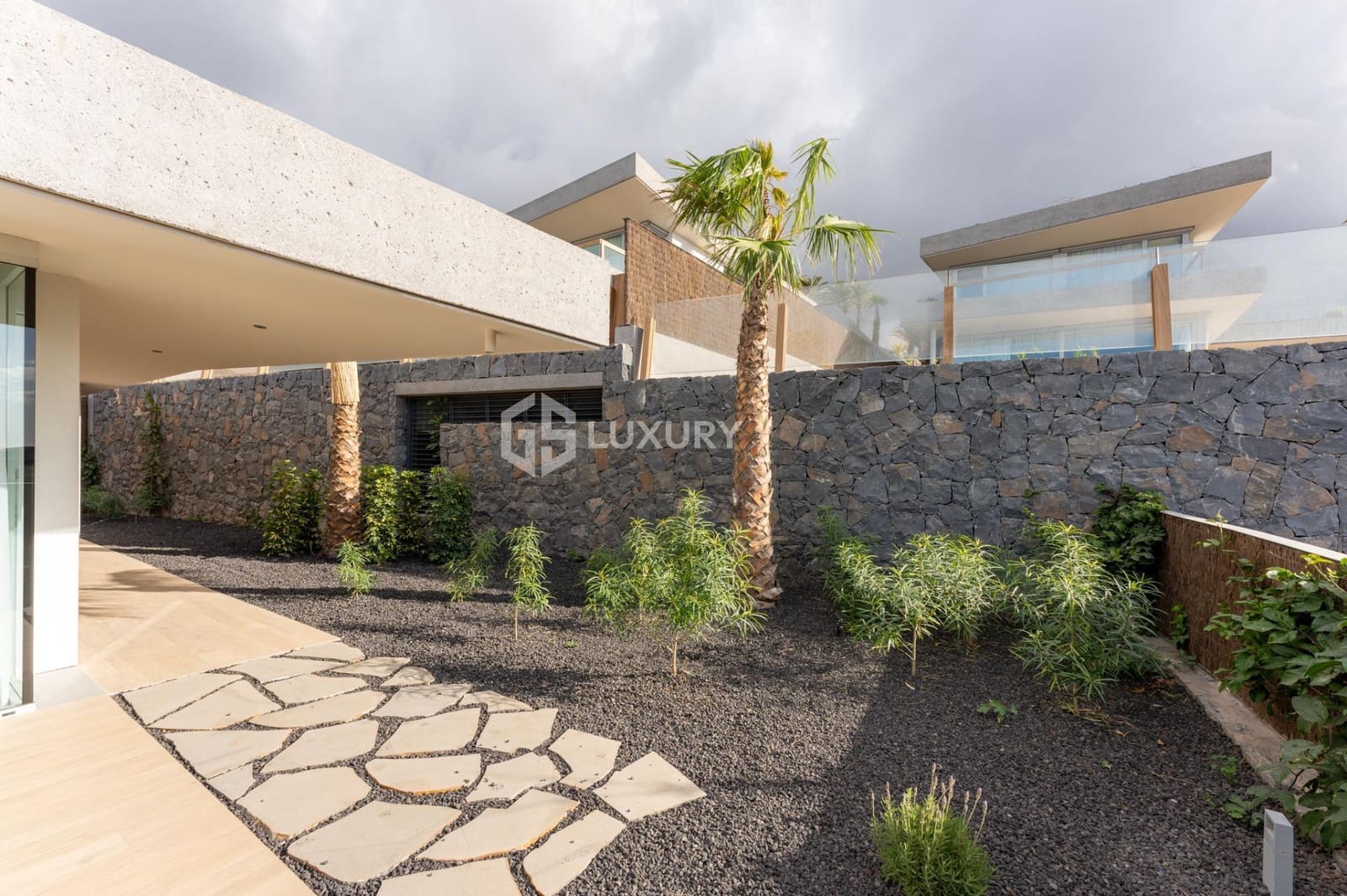 3 chambre Villa/Maison à vendre à Guia de Isora avec piscine garage - 2 300 000 € (Ref: 9215314)