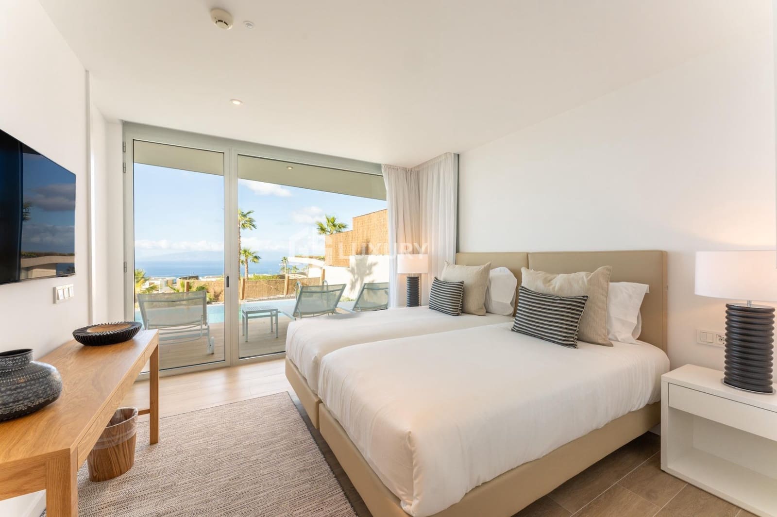 3 chambre Villa/Maison à vendre à Guia de Isora avec piscine garage - 2 300 000 € (Ref: 9215314)