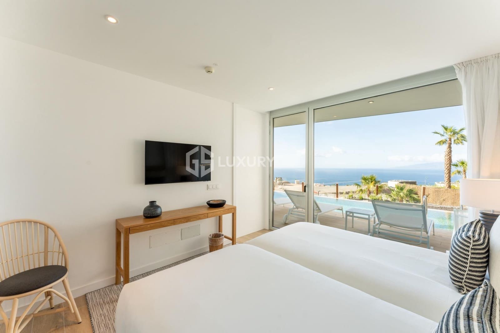 3 chambre Villa/Maison à vendre à Guia de Isora avec piscine garage - 2 300 000 € (Ref: 9215314)