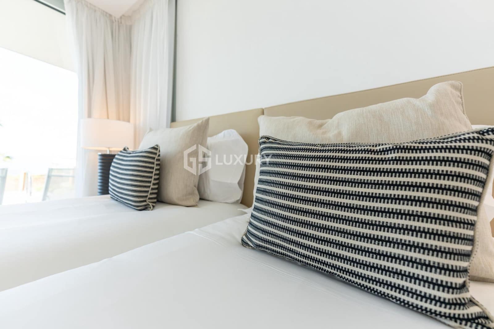 3 chambre Villa/Maison à vendre à Guia de Isora avec piscine garage - 2 300 000 € (Ref: 9215314)