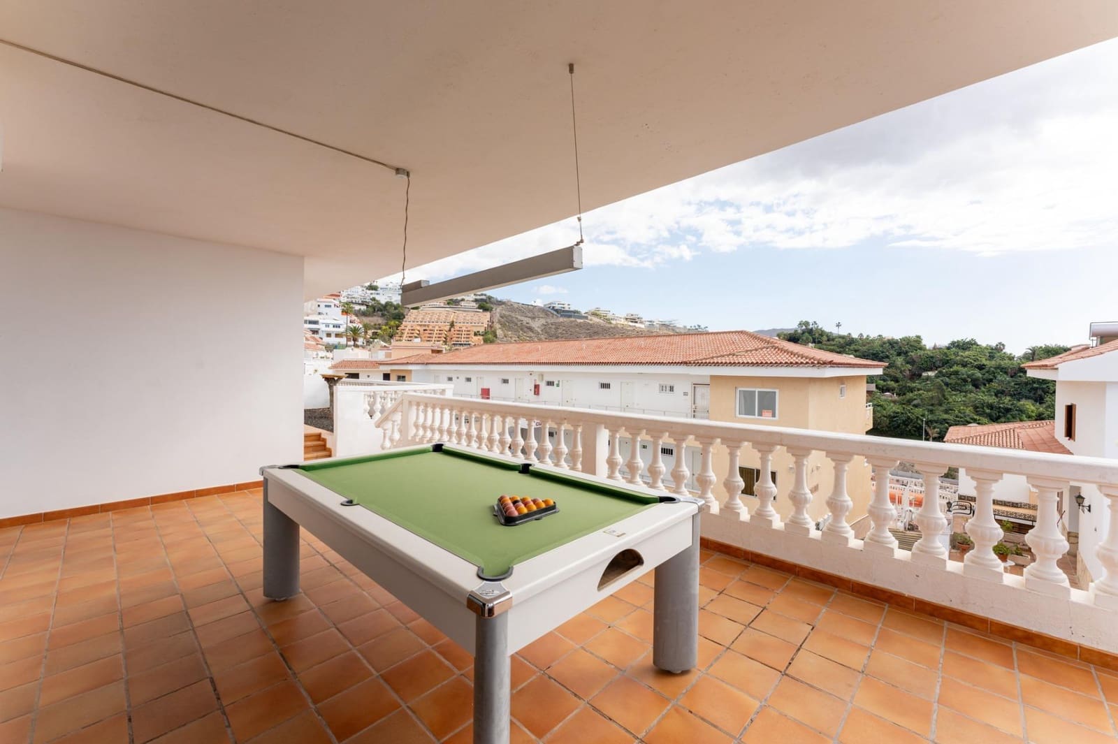 7 slaapkamer Villa te koop in Costa Adeje met garage - € 1.600.000 (Ref: 9220191)