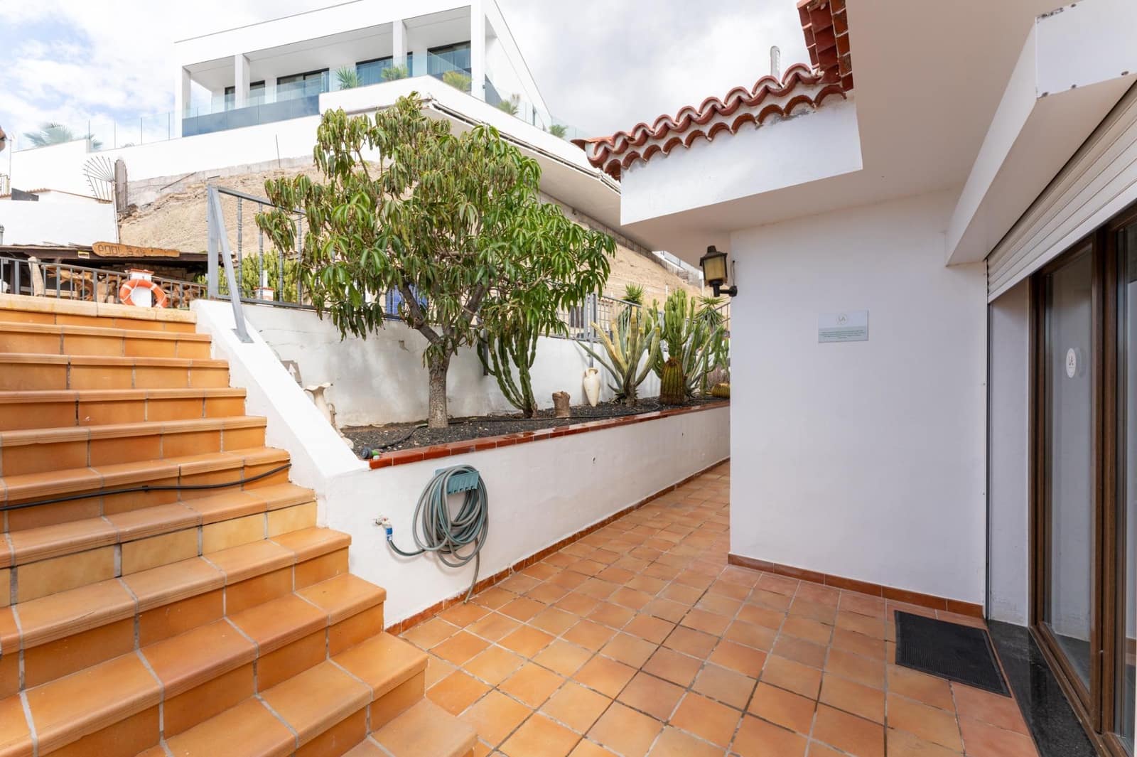 7 slaapkamer Villa te koop in Costa Adeje met garage - € 1.600.000 (Ref: 9220191)