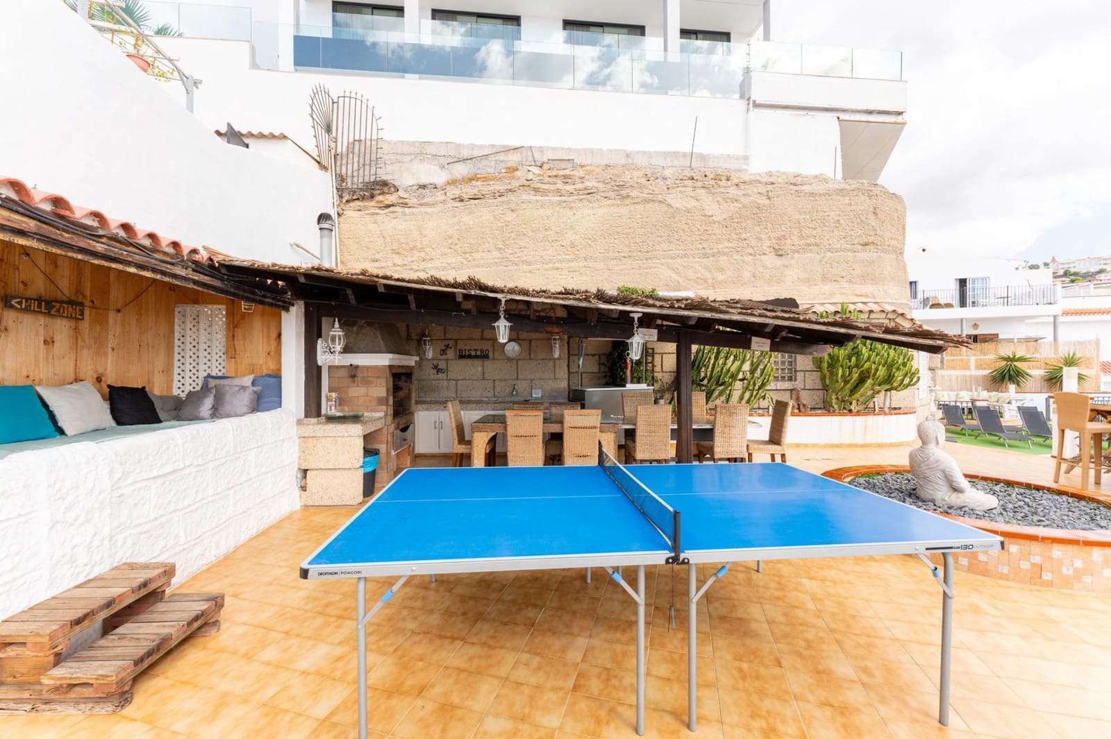 7 slaapkamer Villa te koop in Costa Adeje met garage - € 1.600.000 (Ref: 9220191)