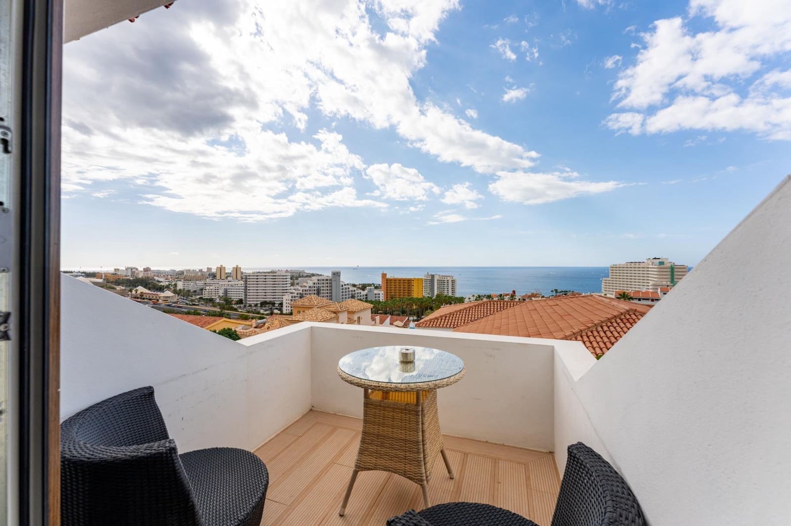 7 slaapkamer Villa te koop in Costa Adeje met garage - € 1.600.000 (Ref: 9220191)