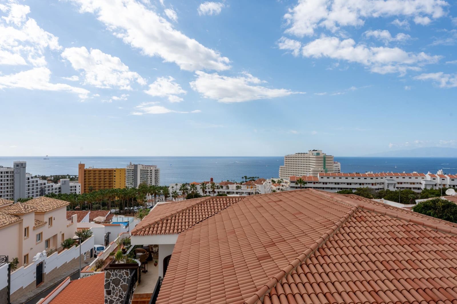 7 slaapkamer Villa te koop in Costa Adeje met garage - € 1.600.000 (Ref: 9220191)