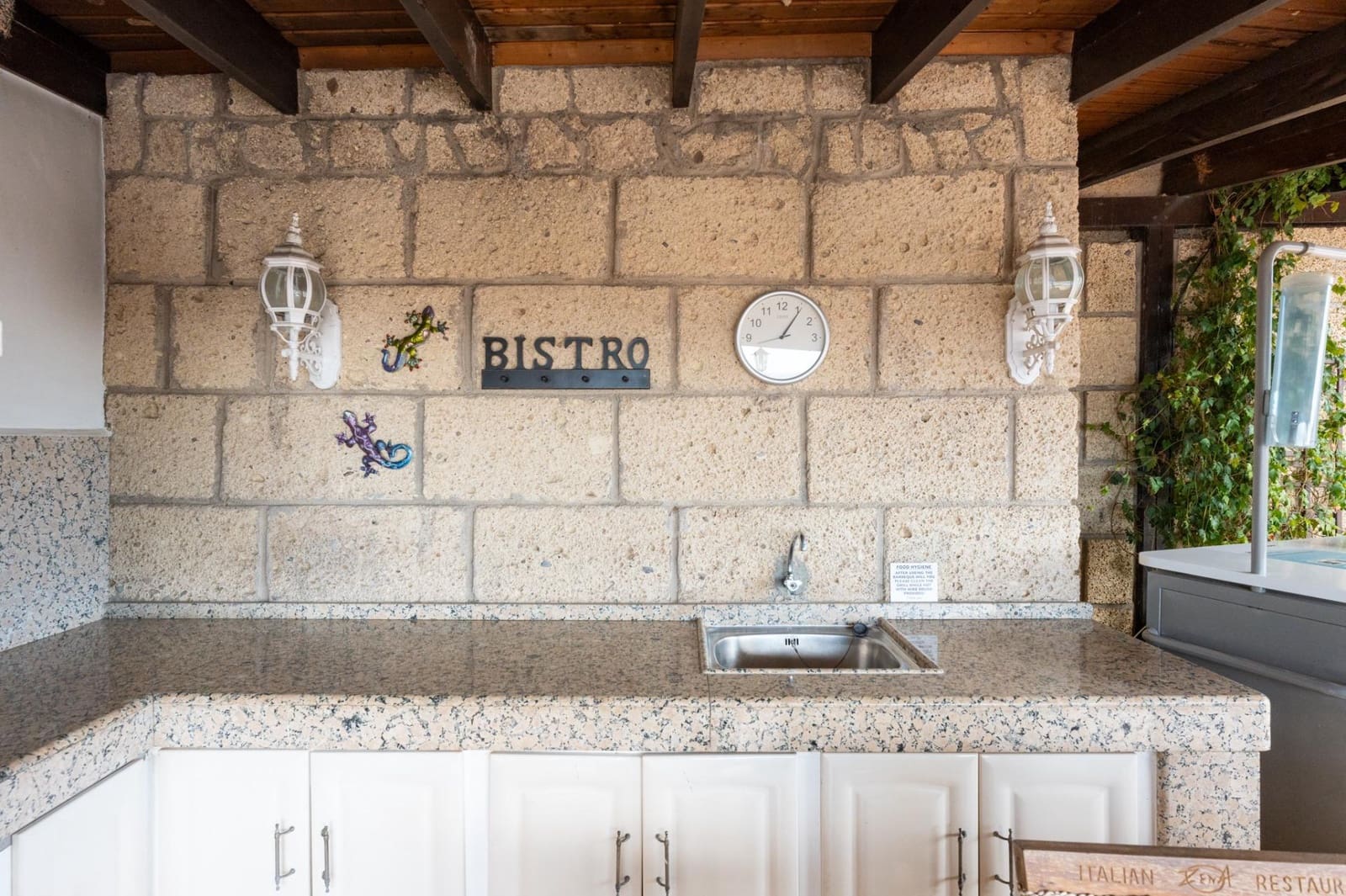 7 slaapkamer Villa te koop in Costa Adeje met garage - € 1.600.000 (Ref: 9220191)