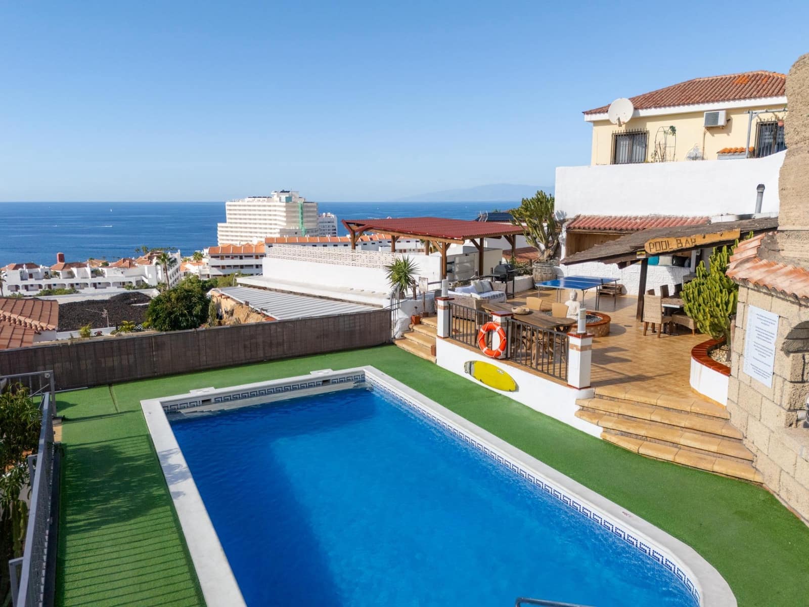 7 slaapkamer Villa te koop in Costa Adeje met garage - € 1.600.000 (Ref: 9220191)