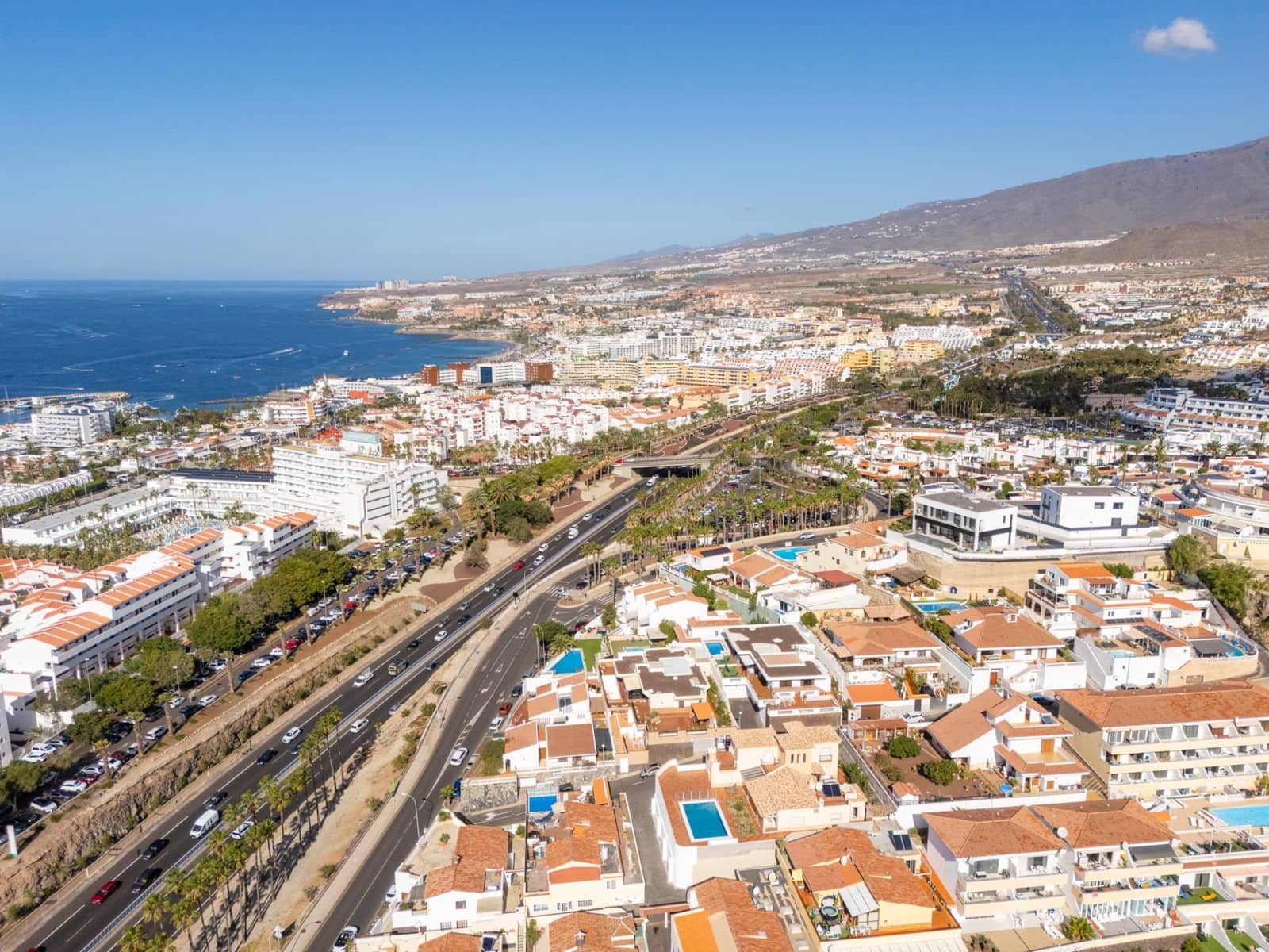 7 slaapkamer Villa te koop in Costa Adeje met garage - € 1.600.000 (Ref: 9220191)