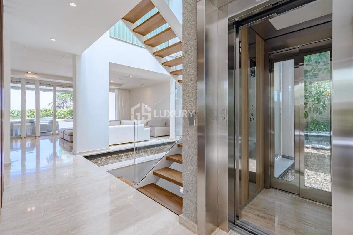 4 soveværelse Villa til salg i La Caleta Adeje med swimmingpool garage - € 3.700.000 (Ref: 9226940)