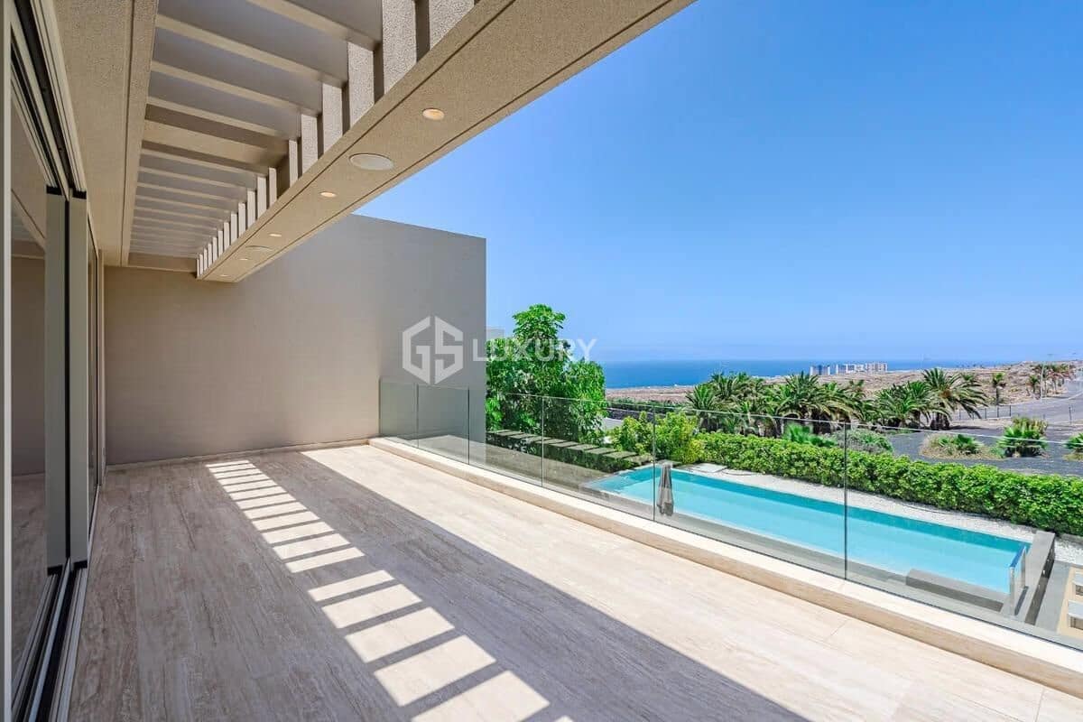 4 soveværelse Villa til salg i La Caleta Adeje med swimmingpool garage - € 3.700.000 (Ref: 9226940)