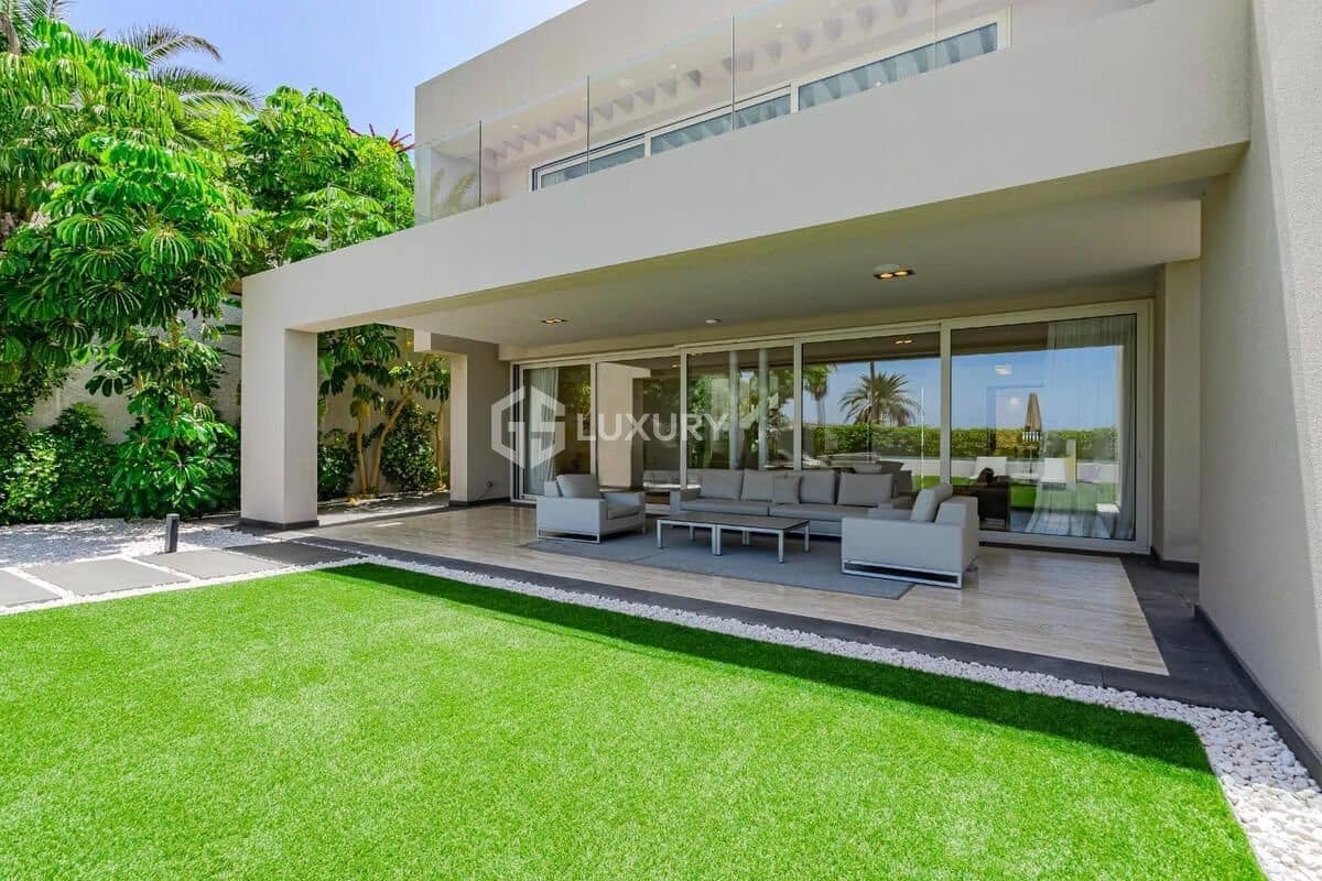 4 soveværelse Villa til salg i La Caleta Adeje med swimmingpool garage - € 3.700.000 (Ref: 9226940)