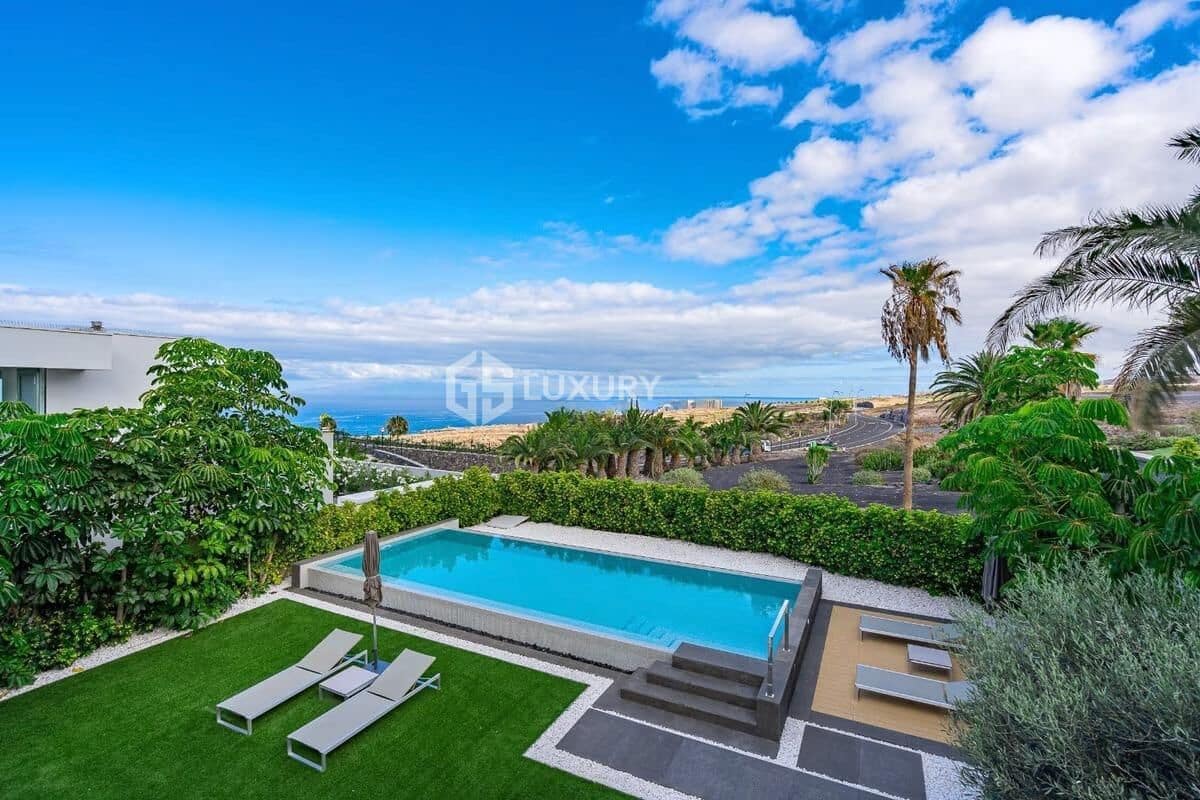 4 soveværelse Villa til salg i La Caleta Adeje med swimmingpool garage - € 3.700.000 (Ref: 9226940)